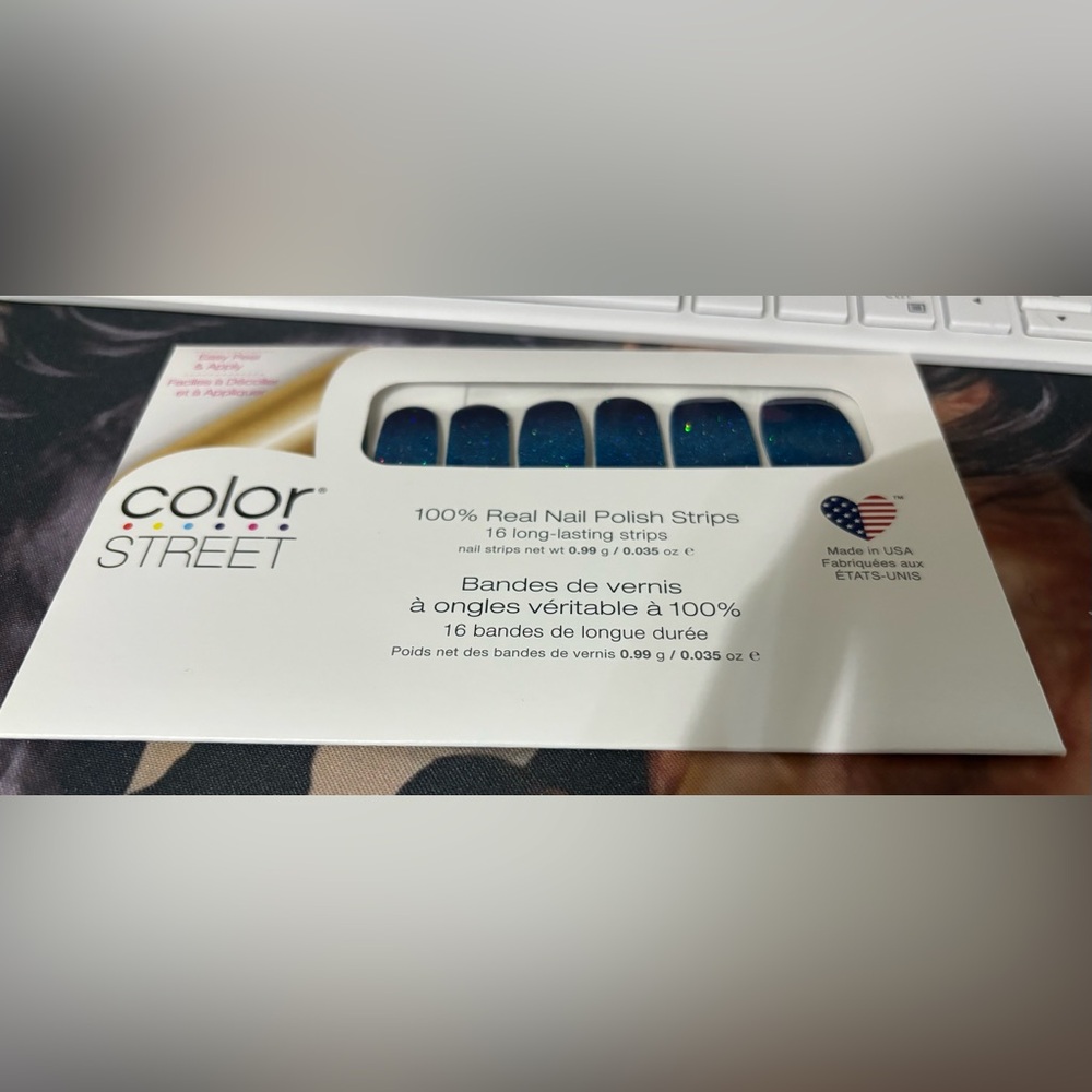 Colorstreet nail strips in High Tide